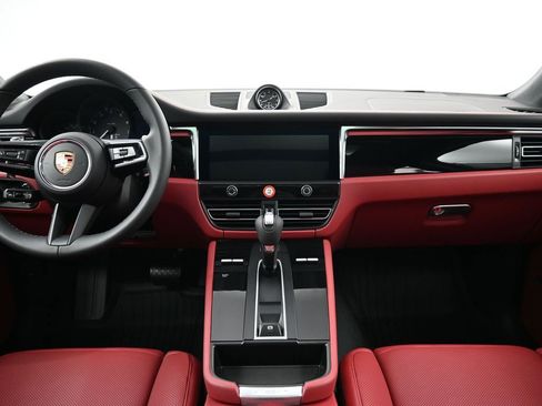 Used 2026 Porsche Macan AWD/4WD image 9