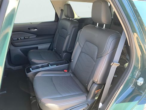 Used 2025 Nissan Pathfinder Platinum FWD image 63