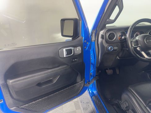 Used 2020 Jeep Gladiator Overland w/ Popular Equipment Package image 5