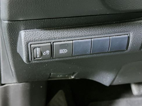 Used 2021 Toyota Corolla LE image 17