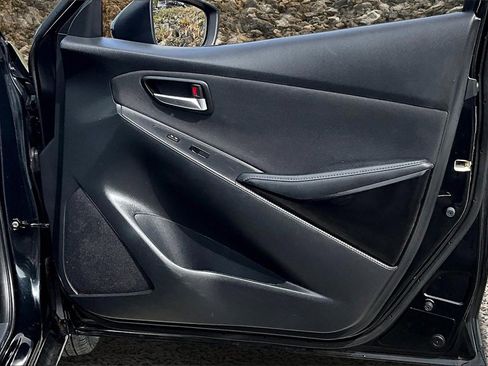 Used 2017 Toyota Yaris iA image 19