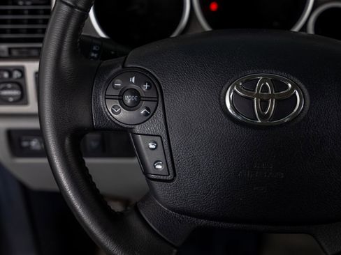 Used 2010 Toyota Tundra Limited AWD/4WD image 31