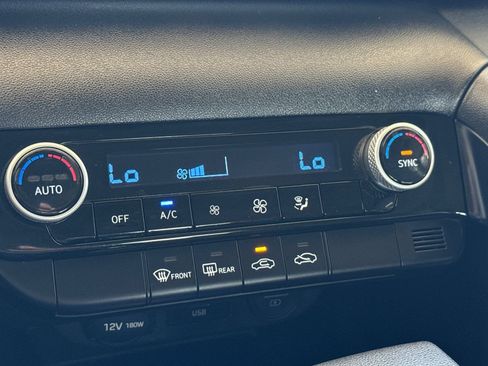 Used 2021 Hyundai Elantra SEL FWD image 18