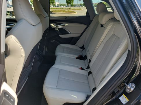 Certified 2025 Audi Q5 Premium w/ Premium Plus AWD/4WD image 16