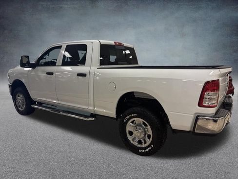Used 2024 RAM 2500 Tradesman w/ Chrome Appearance Group AWD/4WD image 4