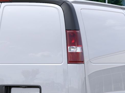 New 2025 GMC Savana 2500 w/ Enhanced Convenience Package image 13