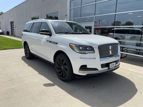 Used 2022 Lincoln Navigator Reserve AWD/4WD image 1