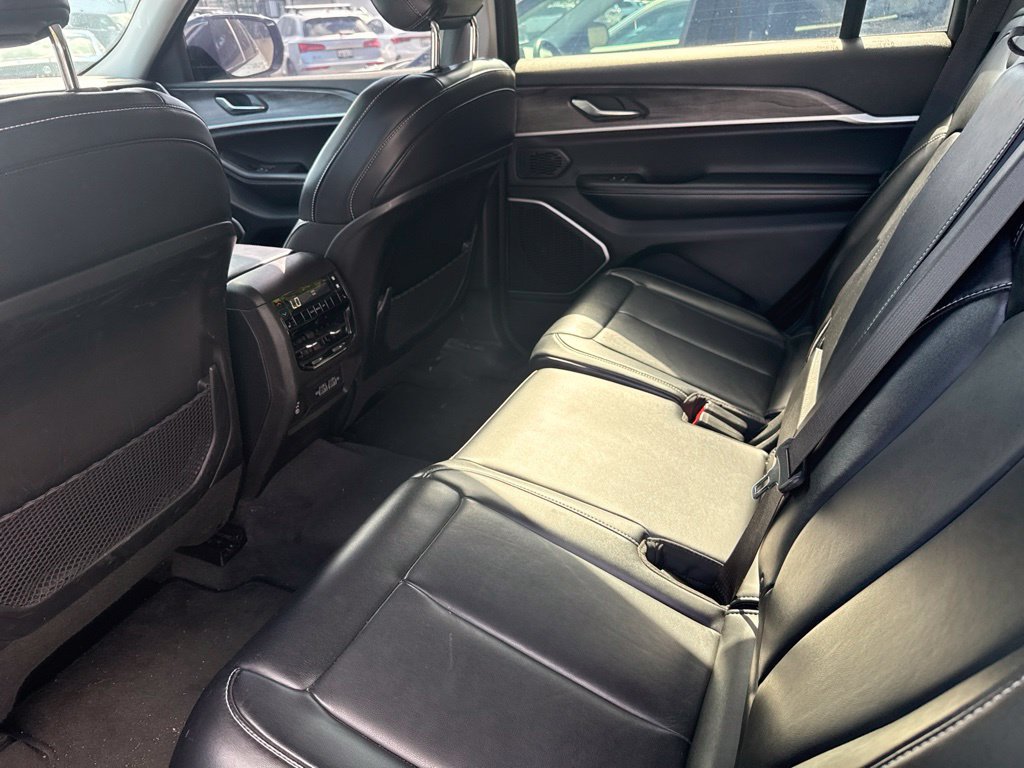 Used 2021 Jeep Grand Cherokee L Limited RWD image 10
