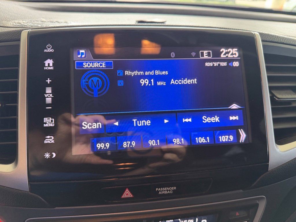 Used 2017 Honda Pilot EX-L image 7
