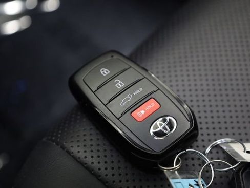 Used 2023 Toyota Venza Limited AWD/4WD image 34