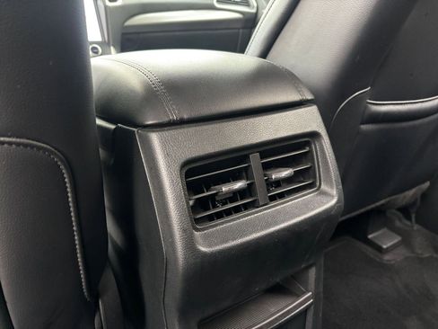 Used 2024 Ford Edge SEL image 23