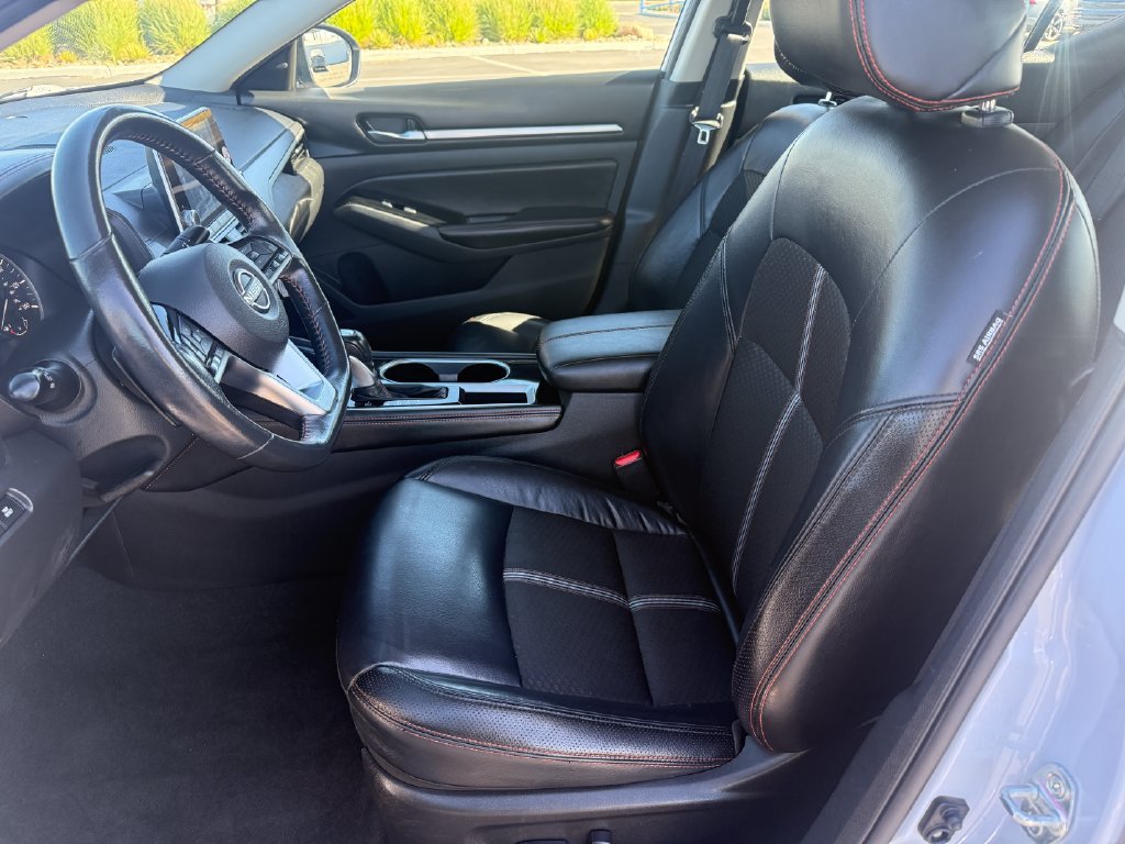 Used 2024 Nissan Altima 2.5 SR FWD image 12