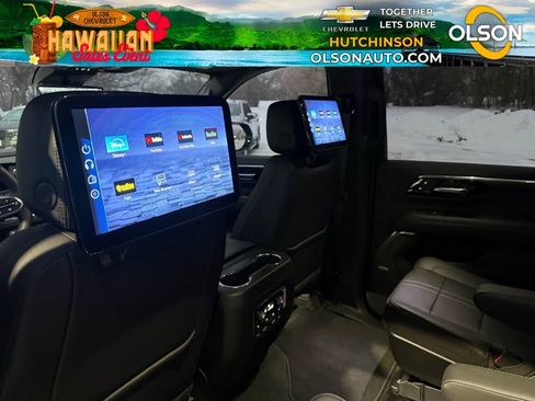Certified 2025 Chevrolet Suburban High Country image 13