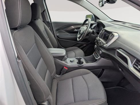 Used 2024 GMC Terrain SLE FWD image 11