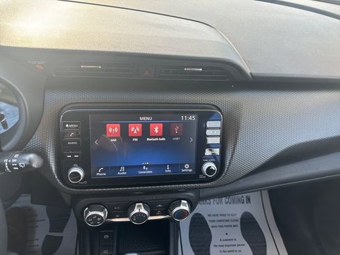 Used 2023 Nissan Kicks SV image 24