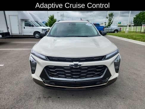 Used 2026 Chevrolet Trax ACTIV w/ Sunroof Package FWD image 2