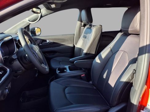 New 2026 Chrysler Pacifica Select image 19