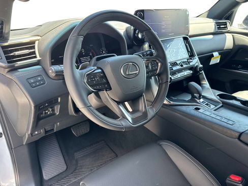 New 2026 Lexus LX 700h Luxury AWD/4WD image 23