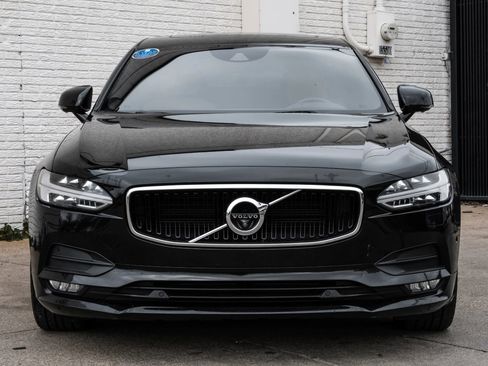 Used 2017 Volvo S90 T6 Momentum w/ Vision Package image 5