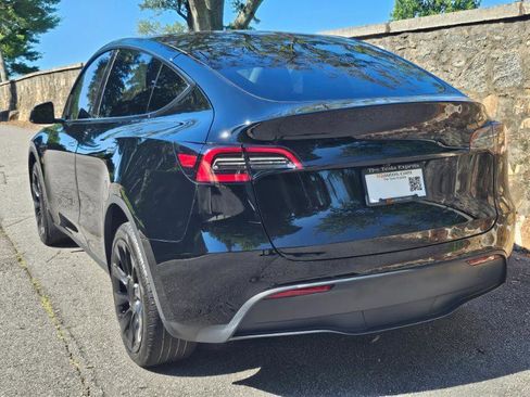 Used 2023 Tesla Model Y Long Range AWD/4WD image 13