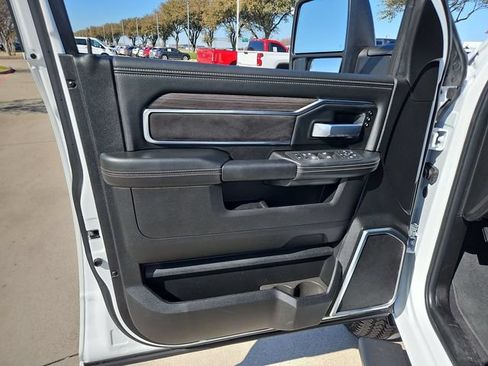 Used 2026 RAM 2500 Laramie AWD/4WD image 22