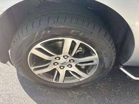 Used 2022 Ford Expedition Max Limited image 13