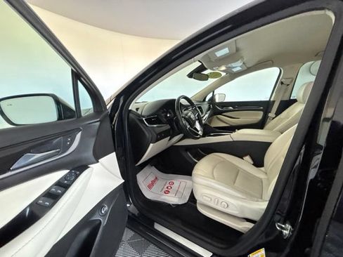Used 2023 Buick Enclave Essence AWD/4WD image 2