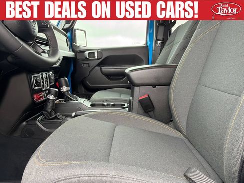 Used 2025 Jeep Gladiator Sport AWD/4WD image 10