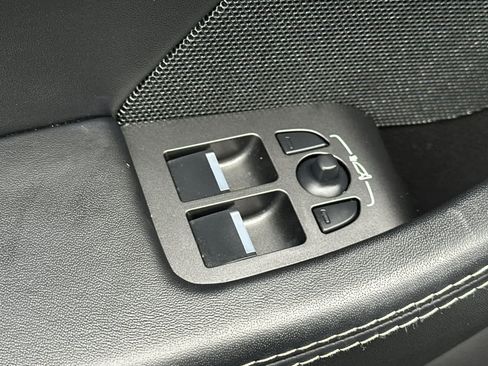 Used 2018 Jaguar F-TYPE R-Dynamic image 13