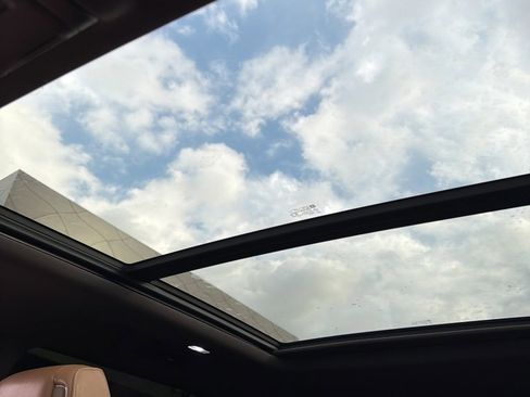 Used 2021 Cadillac Escalade Sport w/ LPO, Illumination Package image 17