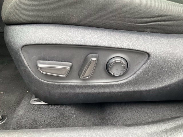 Used 2025 Toyota RAV4 XLE FWD image 6