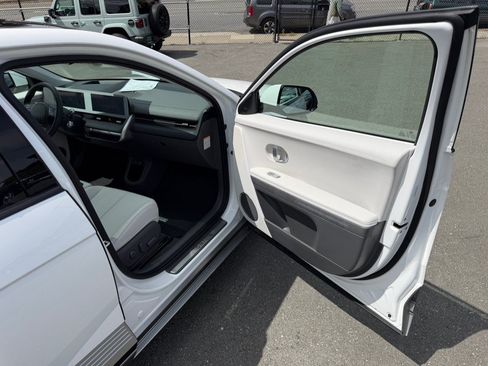 Used 2024 Hyundai Ioniq 5 Limited RWD image 39