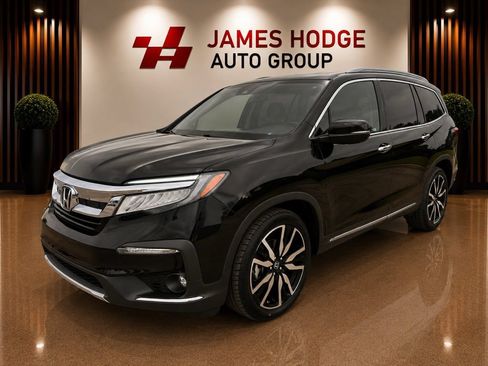 Used 2022 Honda Pilot Touring image 1