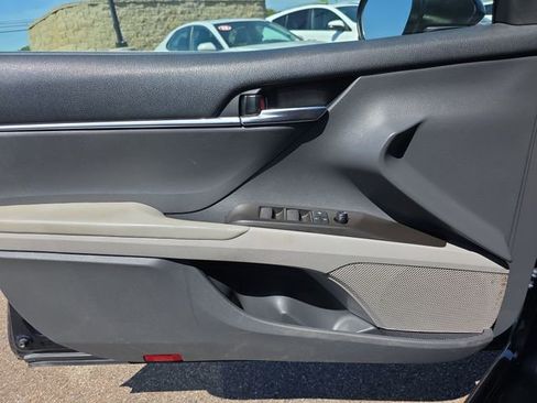 Used 2021 Toyota Camry SE FWD image 17