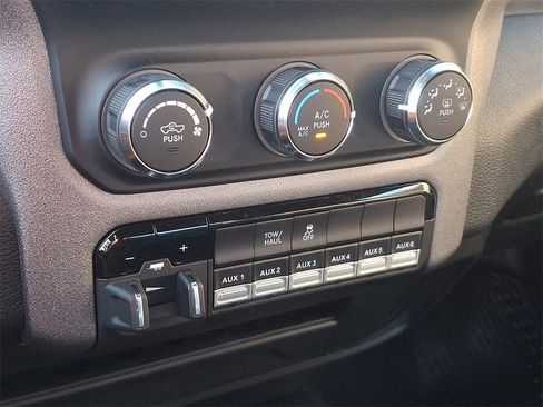 Used 2024 RAM 2500 Tradesman w/ Chrome Appearance Group image 14