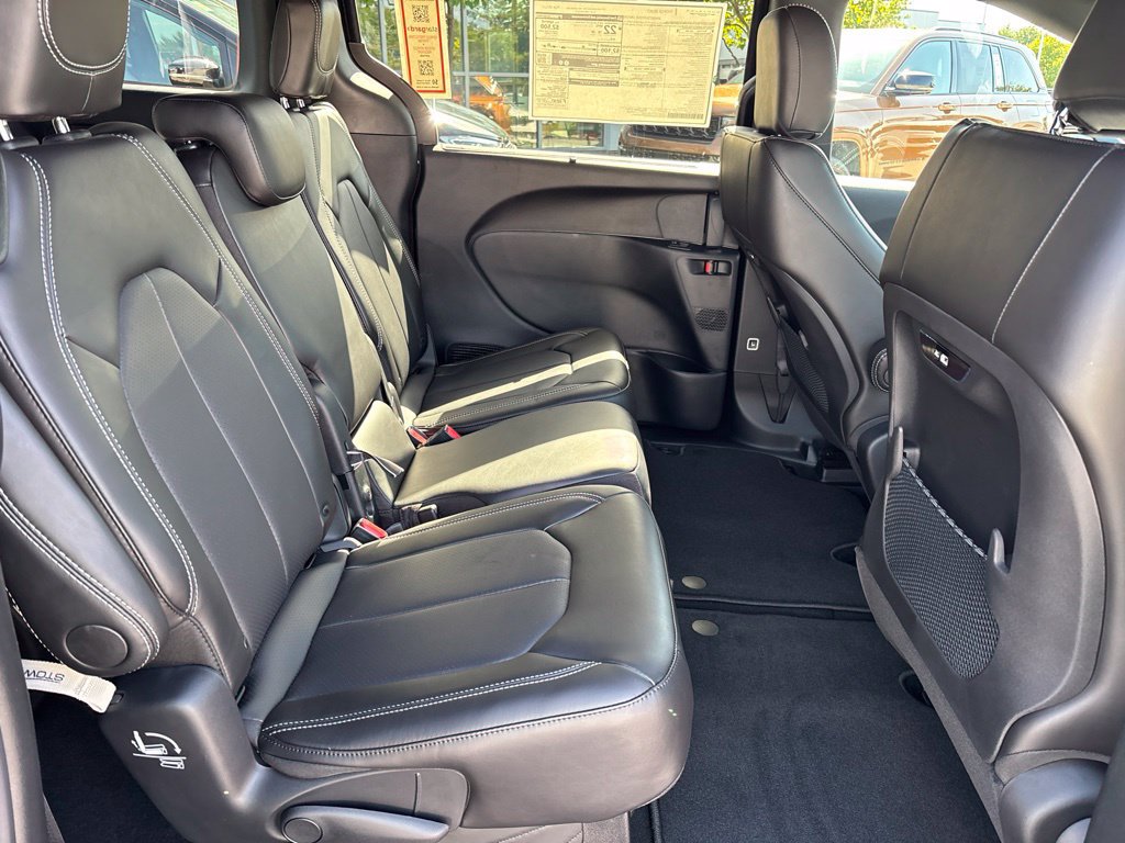 New 2027 Chrysler Pacifica Select FWD image 20