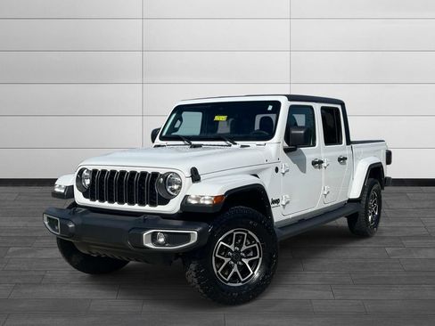 Used 2024 Jeep Gladiator Sport AWD/4WD image 1