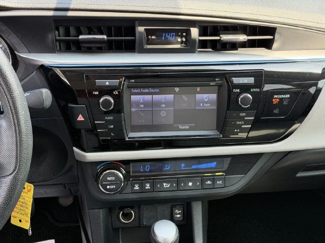 Used 2016 Toyota Corolla LE FWD image 16