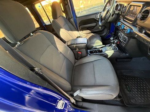 Used 2018 Jeep Wrangler Unlimited Sport S AWD/4WD image 16