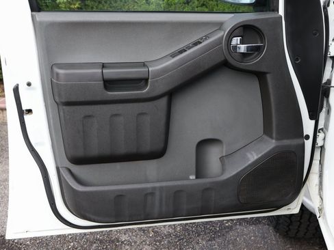 Used 2015 Nissan Xterra X image 14