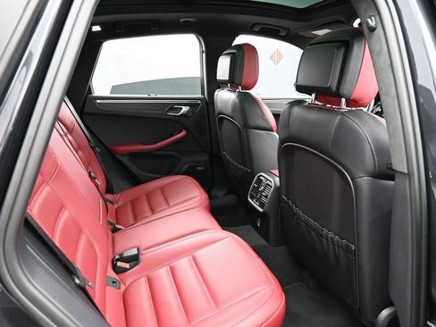 Certified 2023 Porsche Macan GTS image 28