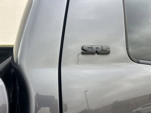 Used 2018 Toyota Tundra SR5 image 4