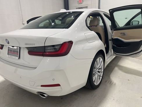 Used 2023 BMW 330i xDrive 330i xDrive w/ Driving Assistance Package image 16