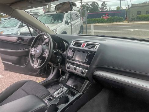 Used 2017 Subaru Outback 2.5i AWD/4WD image 33