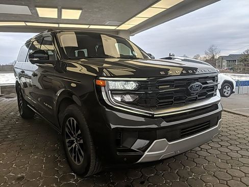 Used 2025 Ford Expedition Max Platinum image 3