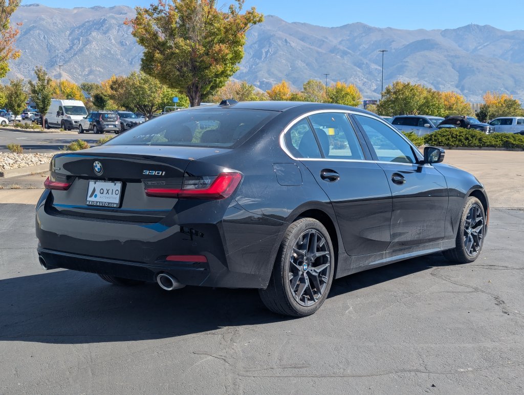 Used 2026 BMW 330i xDrive Sedan AWD/4WD image 3
