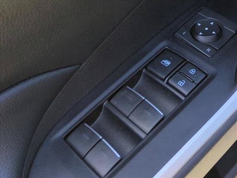 Used 2022 Toyota RAV4 XLE Premium FWD image 9