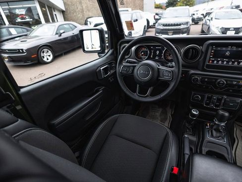 Used 2023 Jeep Wrangler Freedom Edition image 22