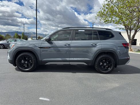 Used 2024 Volkswagen Atlas Peak Edition SEL AWD/4WD image 4