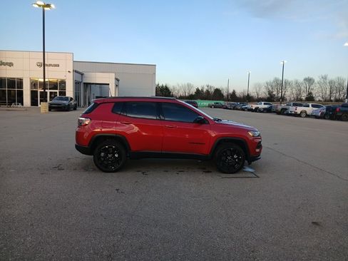 New 2026 Jeep Compass Latitude image 8